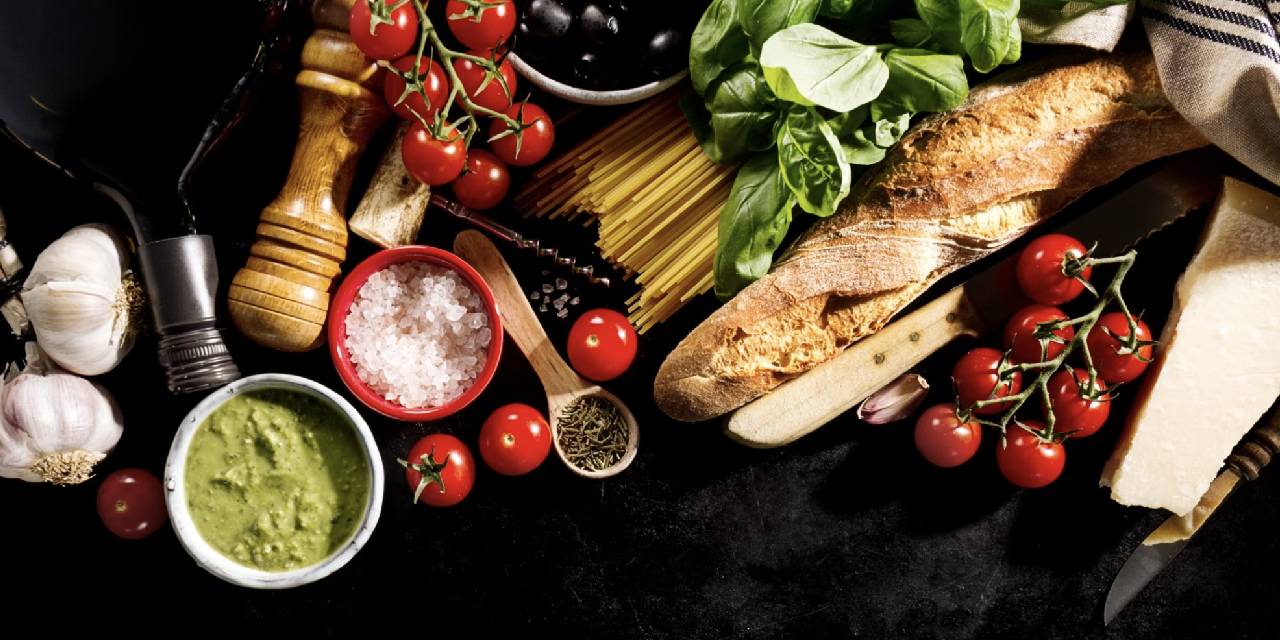 Bu yiyecekleri ikinci kez ısıtırsanız zehirlenebilirsiniz. Hangi yemekler kesinlikle ısıtılmamalı?