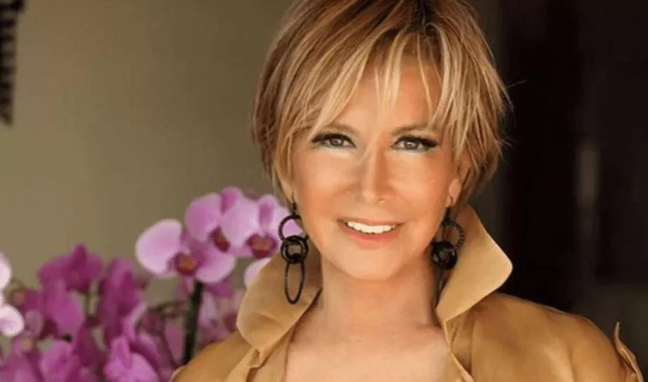 Filiz Akın'dan ünlü oyuncuya övgü dolu sözler