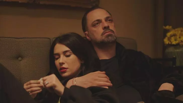 Ertan Saban ve Devrim Özkan'lı Gelsin Hayat Bildiği Gibi'de büyük hata! O sahne izleyicinin gözünden kaçmadı: Meğer...