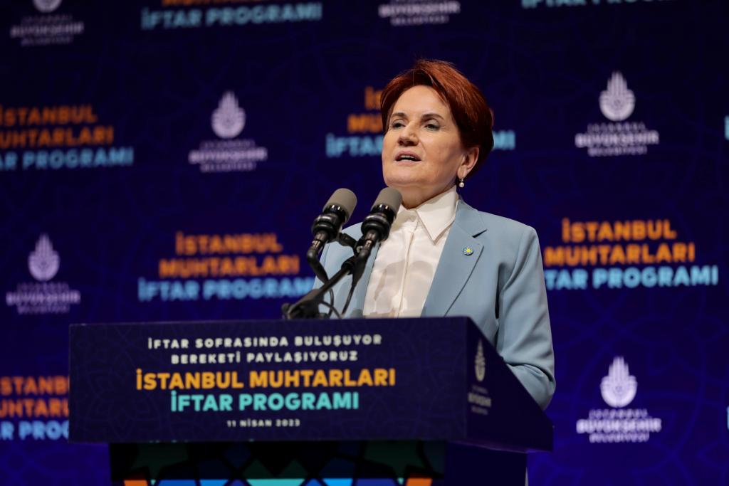 Akşener İstanbul'da muhtarlara seslendi: Erdoğan ve arkadaşları seçilmişleri sevmiyor