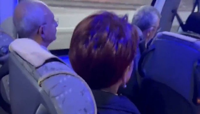 Kılıçdaroğlu ve Akşener, Saadet Partisi'nin iftar programına minibüsle gitti