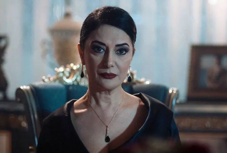 Üç Kız Kardeş'in Rüçhan'ı Veda Yurtsever'in eski eşi de bakın kim çıktı! Meğer Güldür Güldür'ün yıldızıyla...