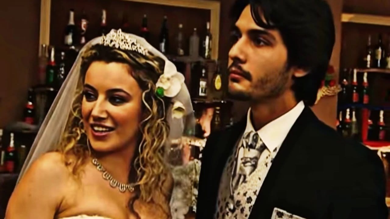 Akasya Durağı’nın şoför Emre’si son haliyle ağızları açık bıraktı! Bu nasıl değişim gören tanıyamadı: Ailesi de çok ünlü...