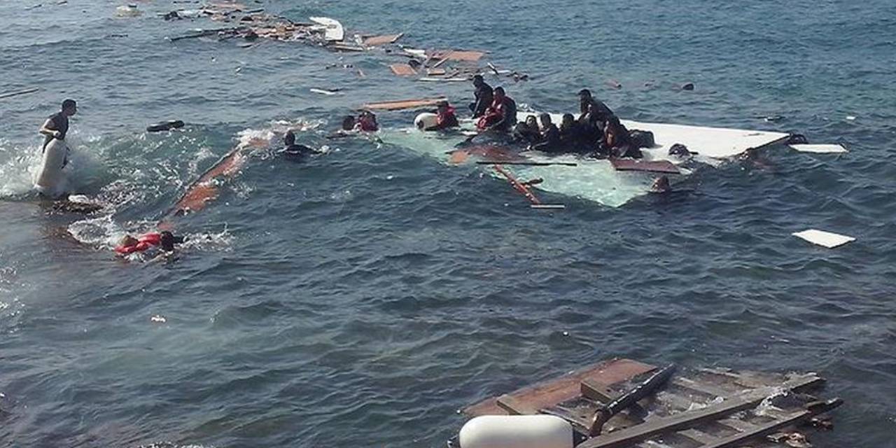 Tekne faciası: 15 göçmen boğularak can verdi
