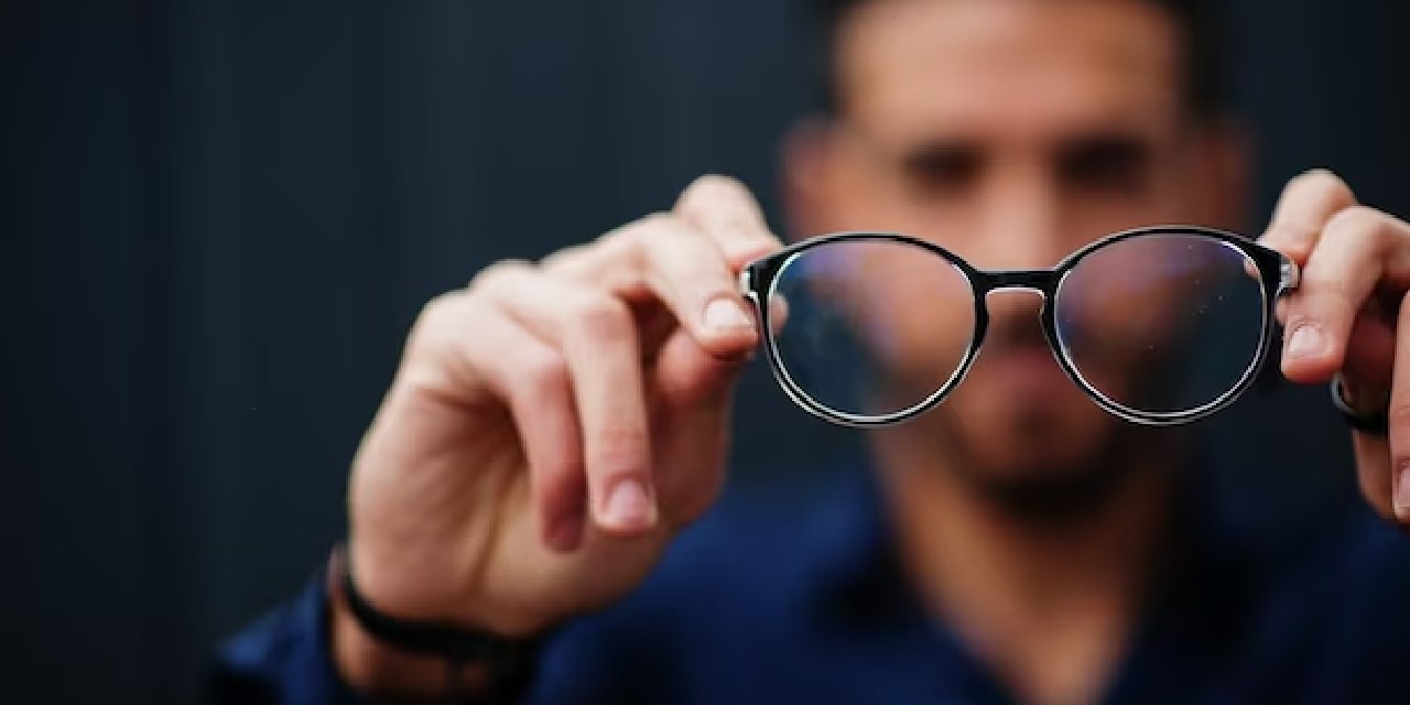 Gözlüklerin buğulanması nasıl önlenir? Üç etkili yol: