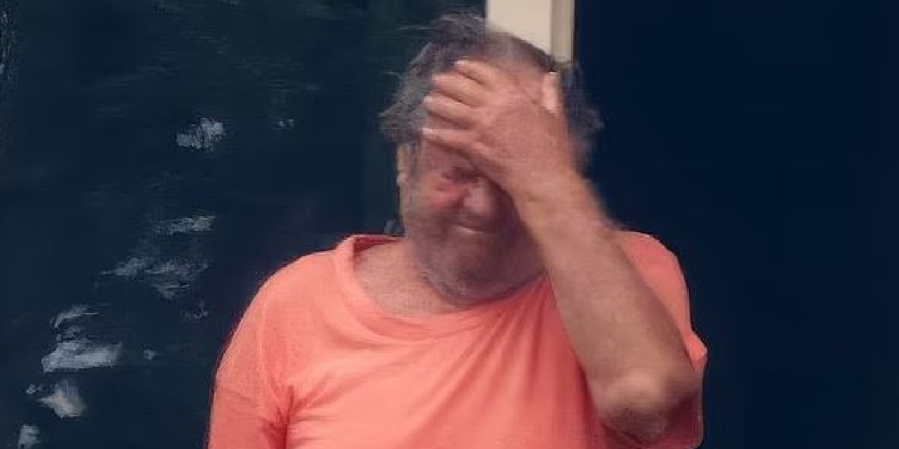 Bu ne hal Jack! Jack Nicholson pembe tişörtü ve eşofman altıyla perişan halde görüntülendi...