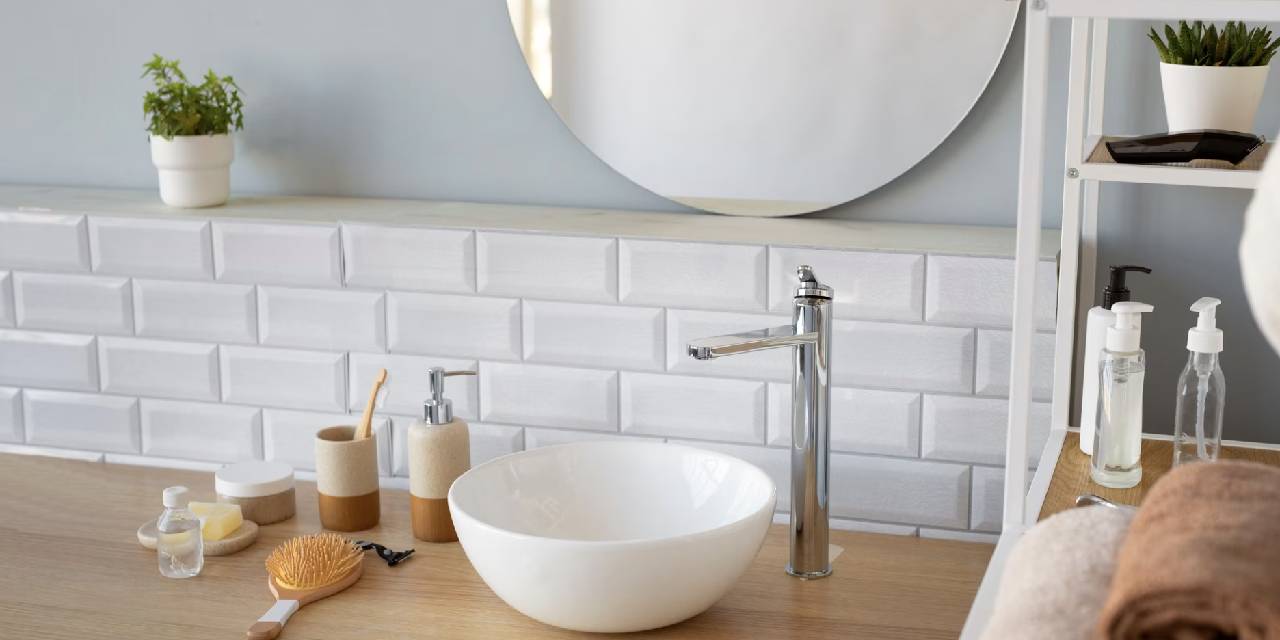 Banyolarınızdaki kir ve lekelerden doğal yollarla kurtulabilirsiniz. Ev yapımı banyo temizleyici nasıl yapılır?