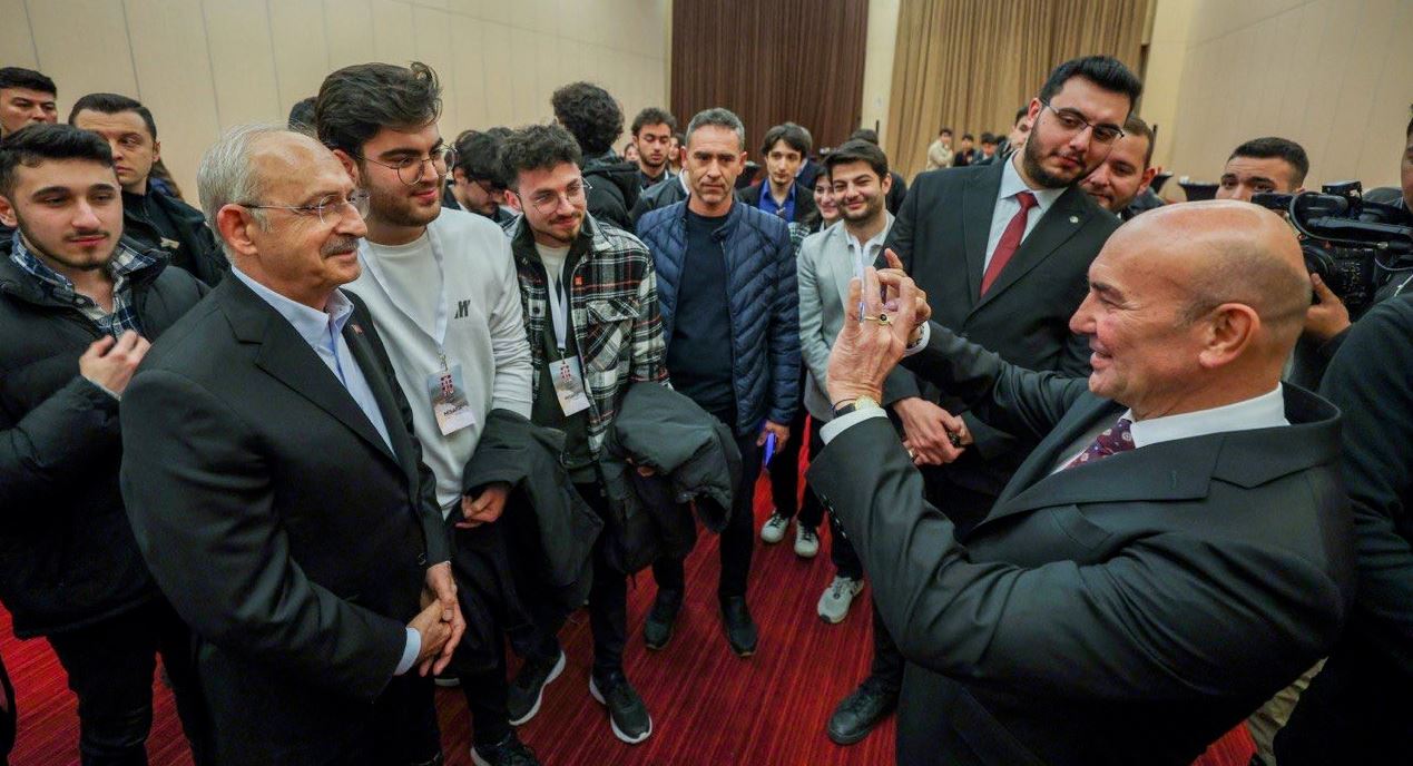Kılıçdaroğlu’ndan gençlere: Değişim senin elinde genç arkadaşım. bu ülkeye zenginliği, özgürlüğü ve yaşama sevincini en çok da s