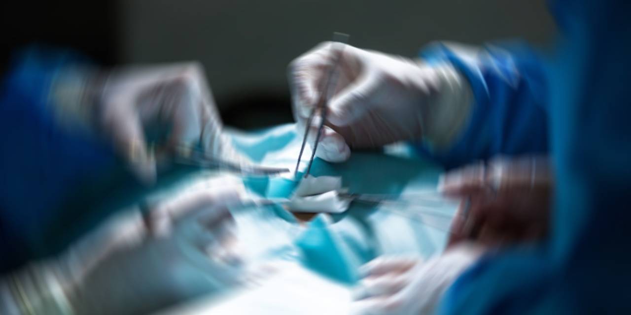 Mıktanıs yutan çocuğun bağırsakları delindi