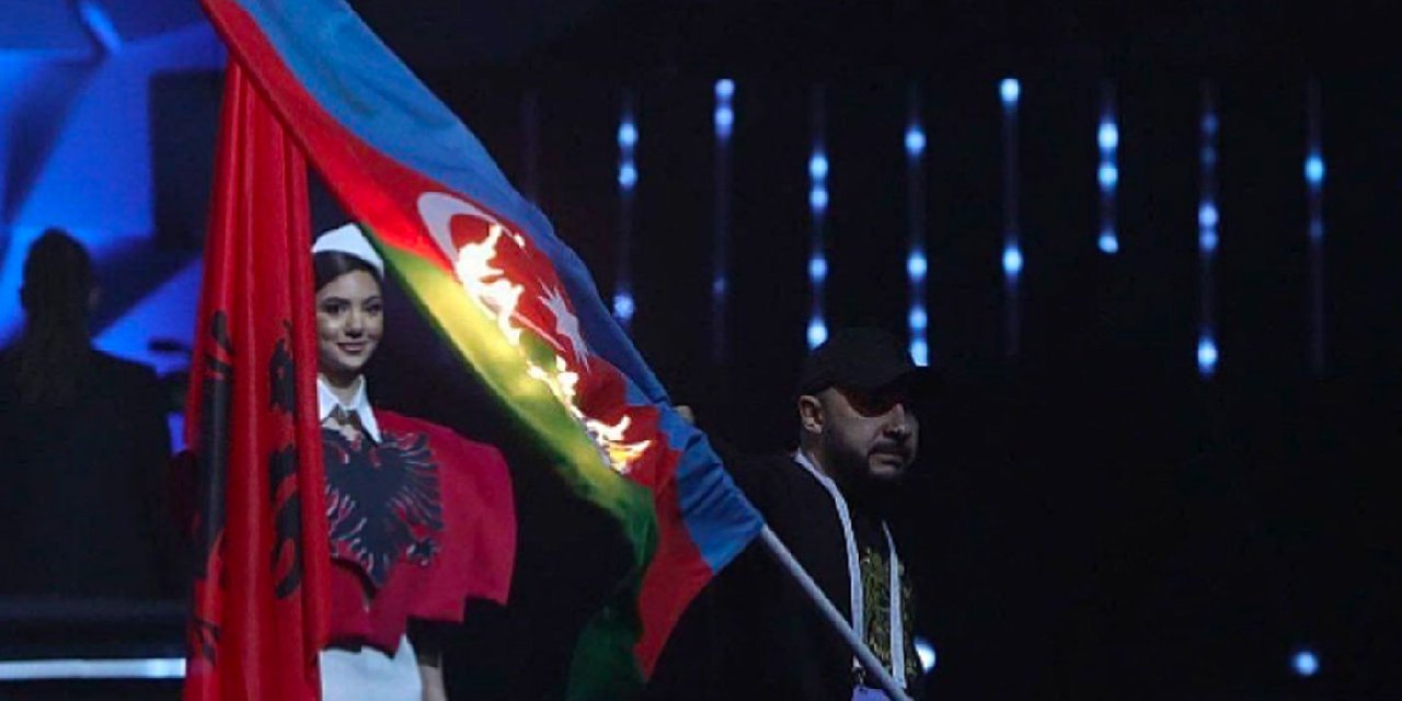 Avrupa Halter Şampiyonası'nda Azerbaycan bayrağı yakıldı