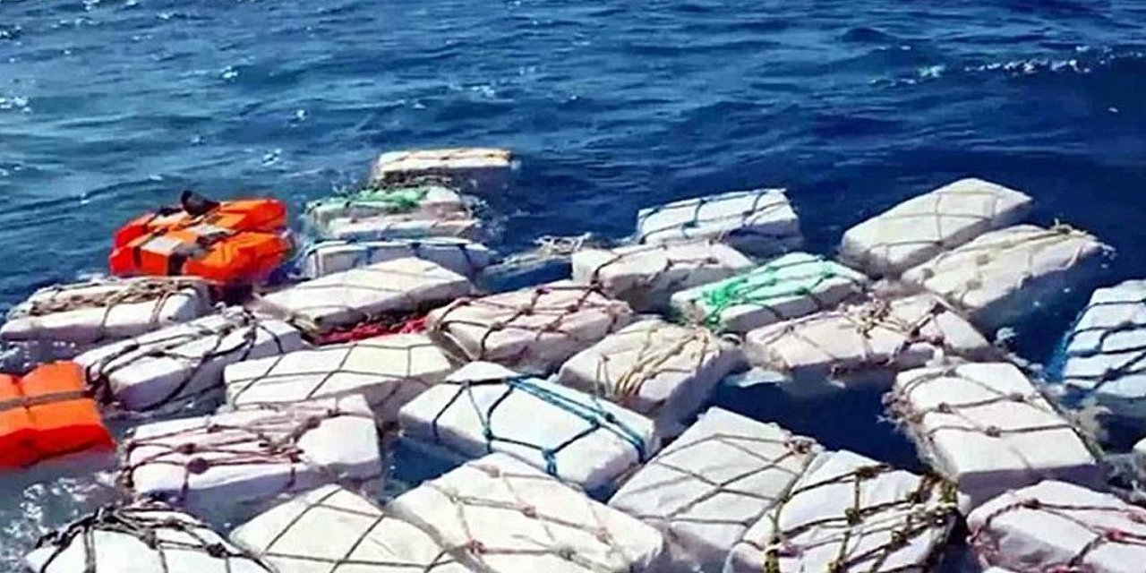 Akdeniz'e bırakılmış paketlerde 2 ton kokain ele geçirildi