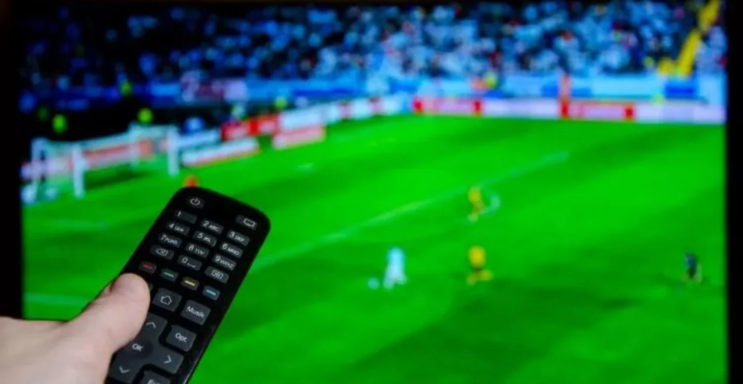 Acun'dan futbolseverlere müjde! O iki maç TV8'de şifresiz yayınlanacak: Bayram şekeri tadında futbol şöleni