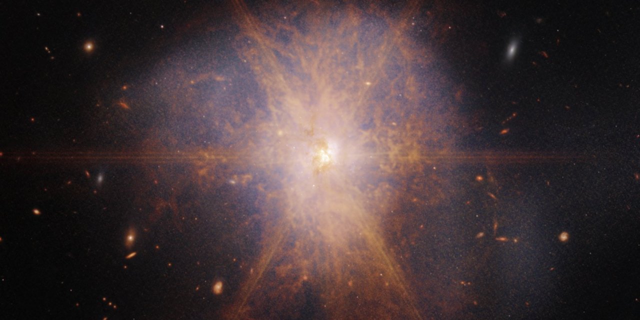 NASA duyurdu: James Webb Teleskobu yıldız patlaması görüntüledi