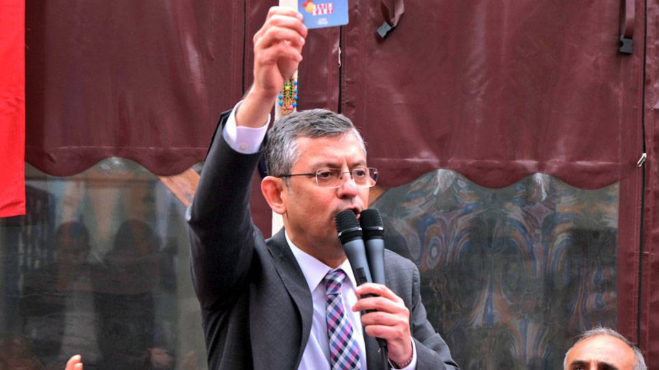 CHP'li Özel, CHP'nin 'Altın Kart' projesini anlattı