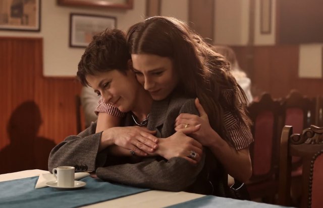 Aile dizisindeki eşcinsellik olay yarattı! Seyircileri ikiye böldü