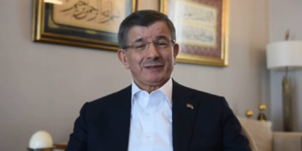 Kemal Kılıçdaroğlu'nun 'Alevi' Videosunun Ardından Ahmet Davutoğlu'ndan "Ben Bir Sünniyim" Videosu Geldi