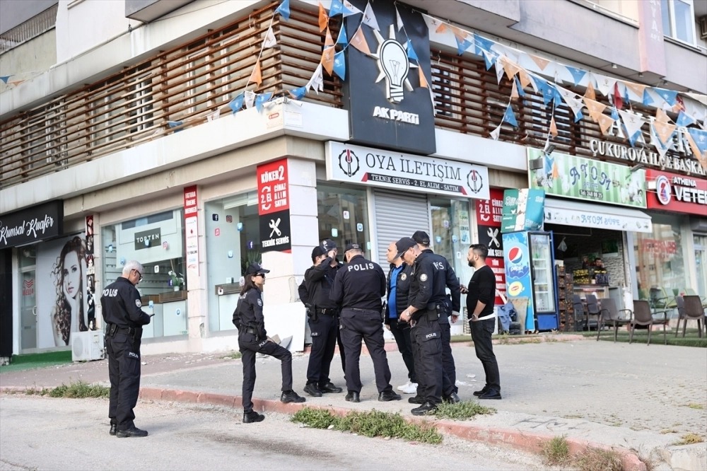 AKP Çukurova İlçe Başkanlığı'nın Boşaltılan Binasına Silahlı Saldırı: 1 Gözaltı