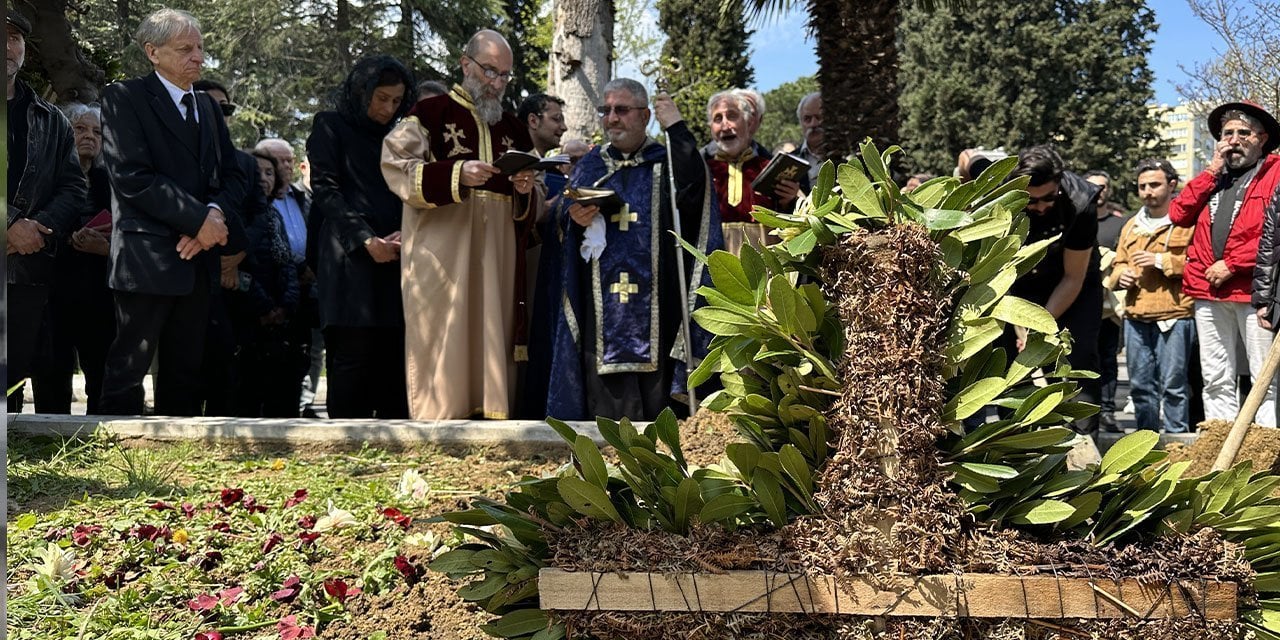 Usta Oyuncu Son Yolculuğuna Uğurlandı