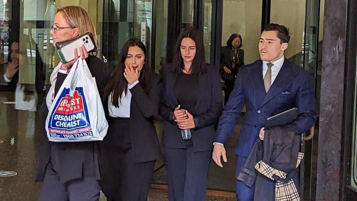 Sosyetik güzele fuhuş ve uyuşturucudan hapis: Müşterileriyle yazışmaları ifşa oldu