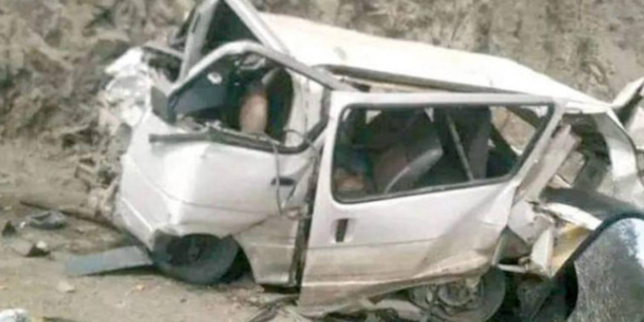 Yolcu otobüsü hurdaya döndü: 11 kişi hayatını kaybetti