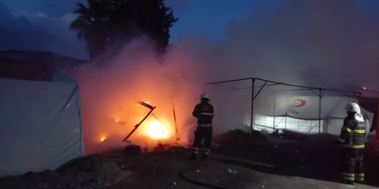 Hatay'da çadır kentte yangın