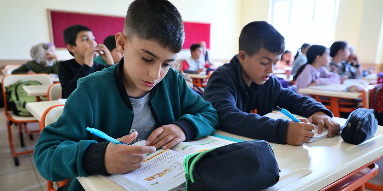 Kahramanmaraş'ta depremler sonrası okullar açıldı