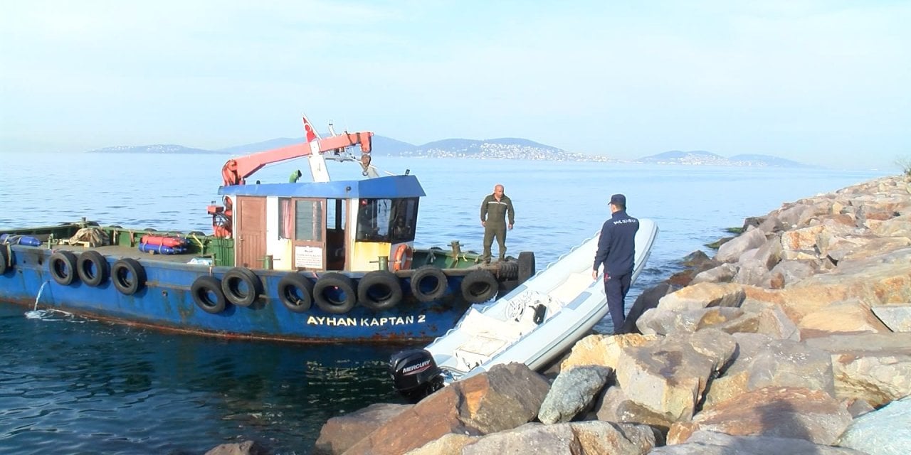 Kartal'da Denize Düşen Genç Aranıyor