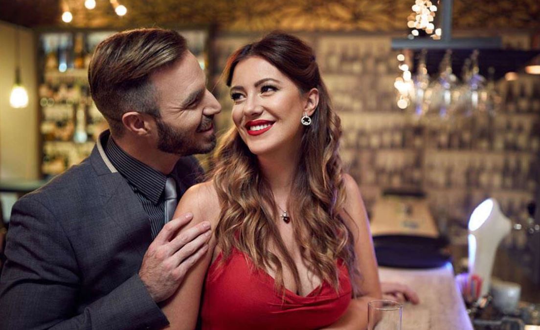 Sevgilisi olanlar dikkat! Kadınlar bunu sadece sevdikleri erkeklerle yapıyor!