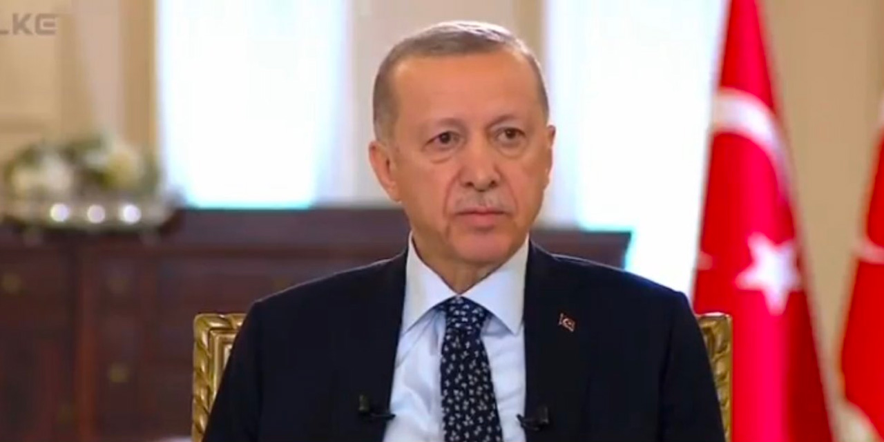Erdoğan'ın Katıldığı Canlı Yayın Birden Kesildi: Sunucunun “Eyvah Eyvah” Demesi Heyecan Yarattı