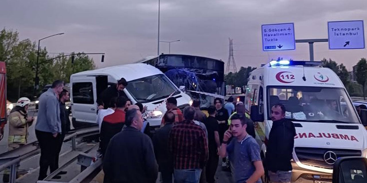 Pendik'te Kaza! Servis Aracı İETT Otobüsüyle Çarpıştı: Yaralılar Var