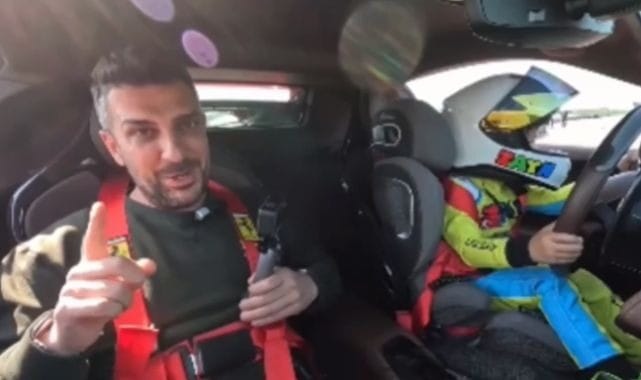 AKP'li Sofuoğlu'nun Oğlu Ferrari İle Drift Yaptı