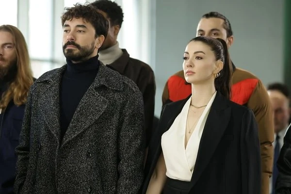 Ali başını belaya sokuyor! Ateş sırrı öğreniyor...Kraliçe dizisinin yeni bölümünde neler oluyor? Kraliçe dizisi bu akşam var mı?