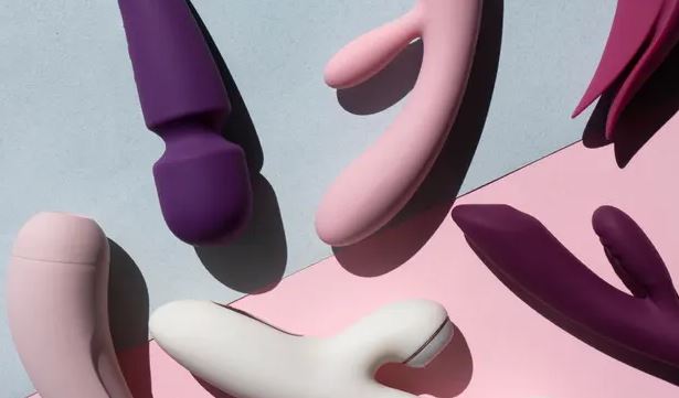 Anketlerde geri kalan muhafazakar partinin seçim vaadi: Seks oyuncaklarına özgürlük! Kısa devre yaptığı için ülkeye sokulmuyordu