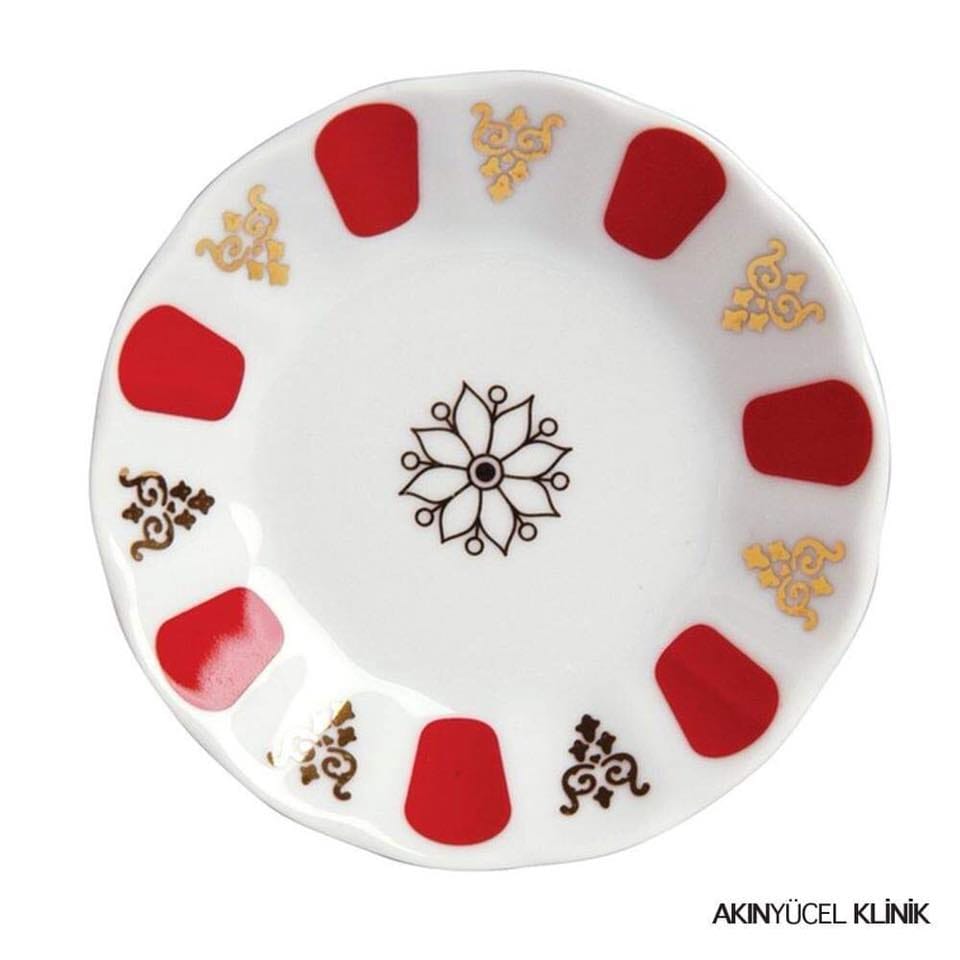 Çay tabağındaki kırmızı beyaz renklerin sırrını biliyor musunuz?