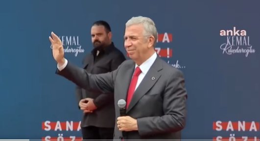 Tekirdağ'da vatandaşlar Mansur Yavaş'a "Aşkın Olayım" şarkısını söyledi
