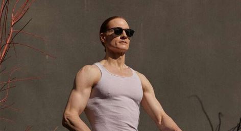 18 yaşına dönmek için her yıl 2 milyon dolar gençleşmeye harcıyor