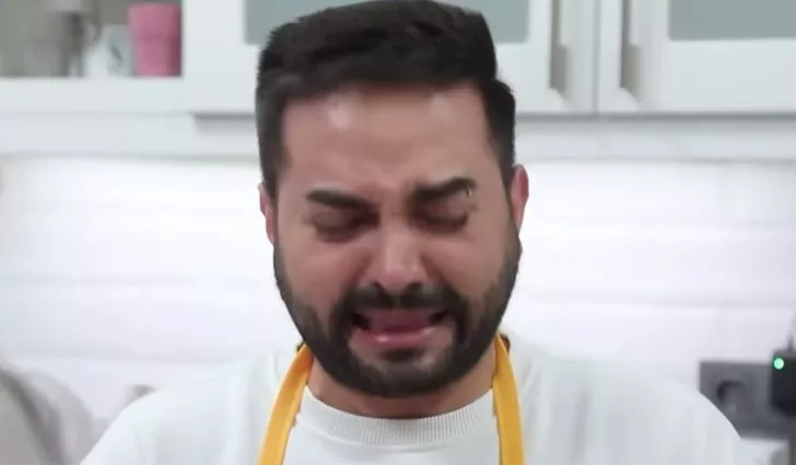 Soruyu duyunca canlı yayında gözyaşlarına boğuldu: Hüngür hüngür ağlayan Kadir Ezildi yayına devam edemedi: İşte o soru...