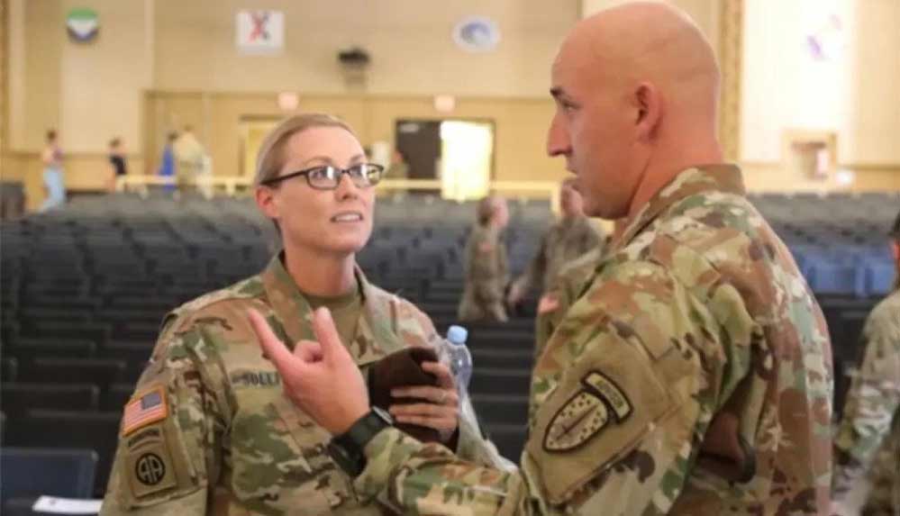 Erkek askerlere sarkıntılık eden kadın komutan hakkında soruşturma... İçki içip zorla öpmeye kalkışmış...