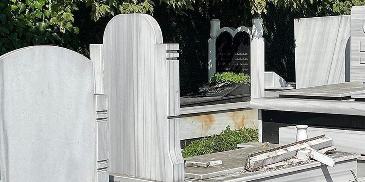 Mezarlıkta cenaze taşıma kavgası: 1 kişi öldü