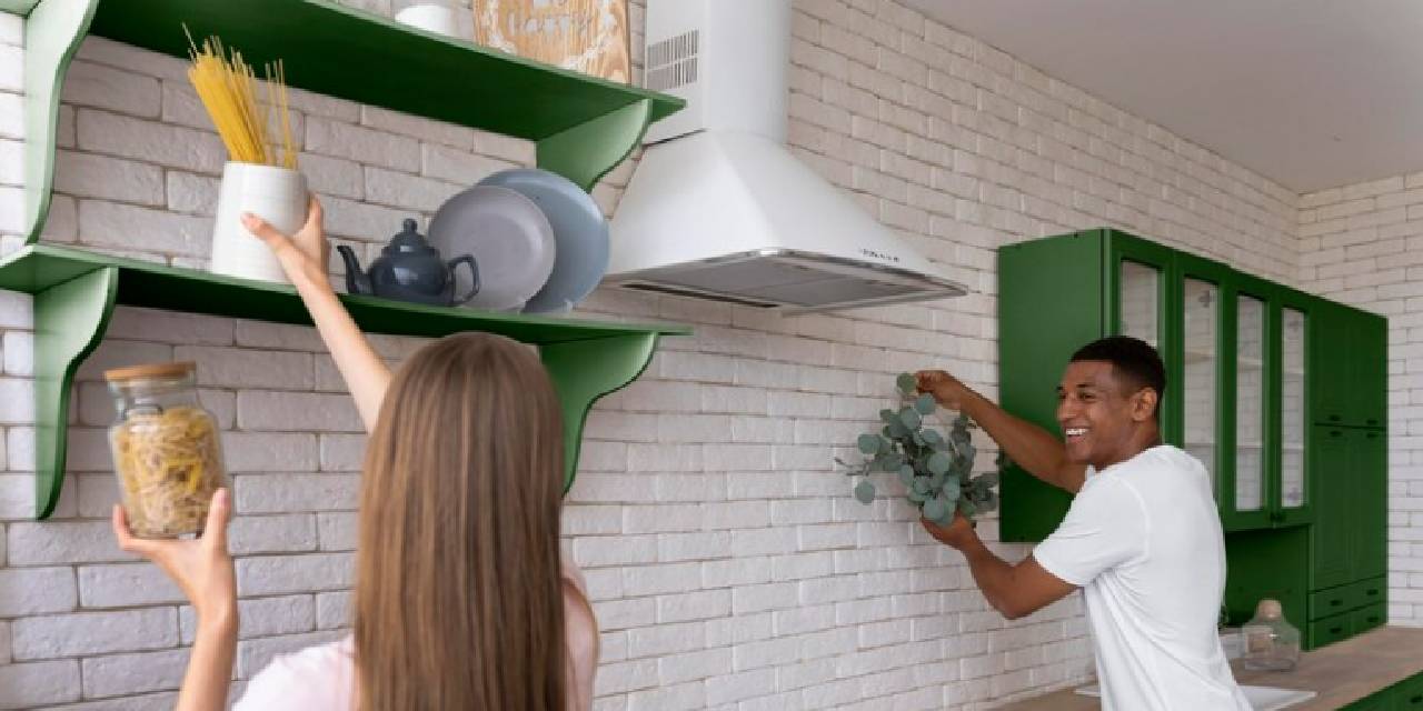 Aspiratör filtresini tek seferde pırıl pırıl yapıyor! Aspiratör temizliği aslında çok kolaymış...