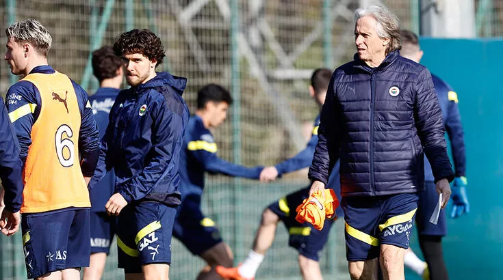 Galatasaray mağlubiyetinden sonra Jesus'tan oyunculara özel konuşma