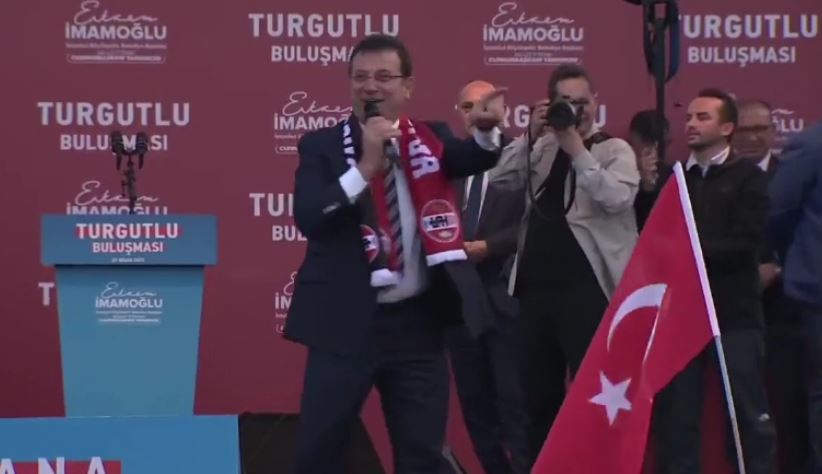 İmamoğlu, Ağrı'da pankartları okudu: "Adam kazandı” diyenlere kapak olsun