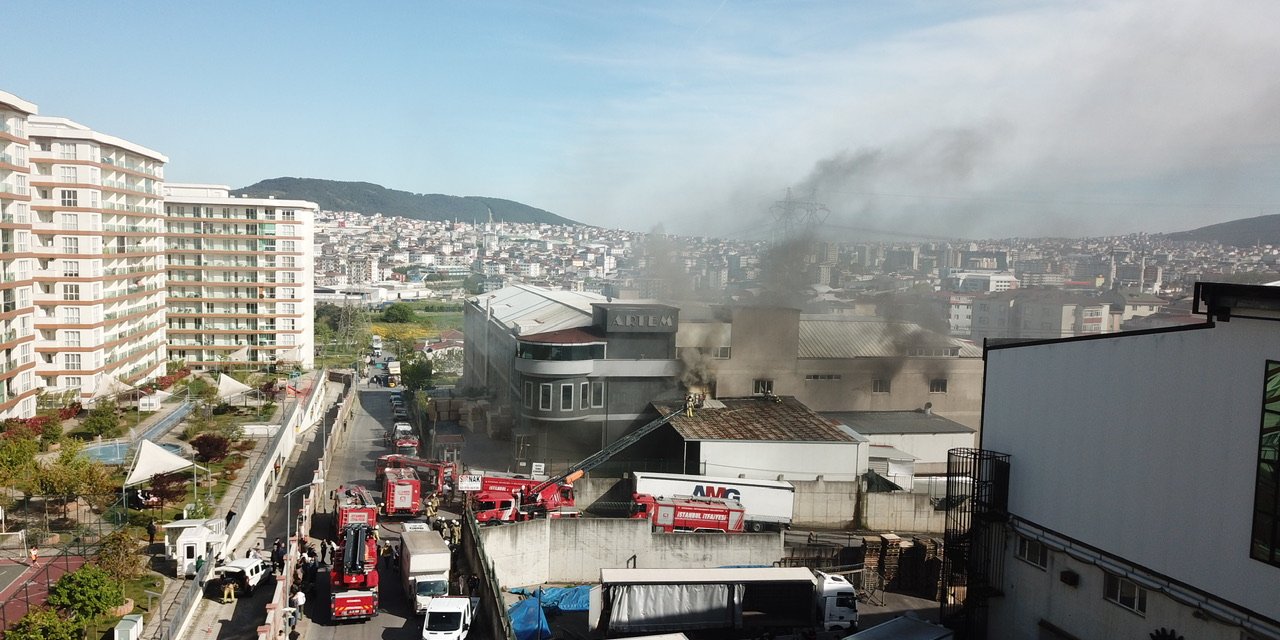 İstanbul'da Mobilya Atölyesinde Yangın