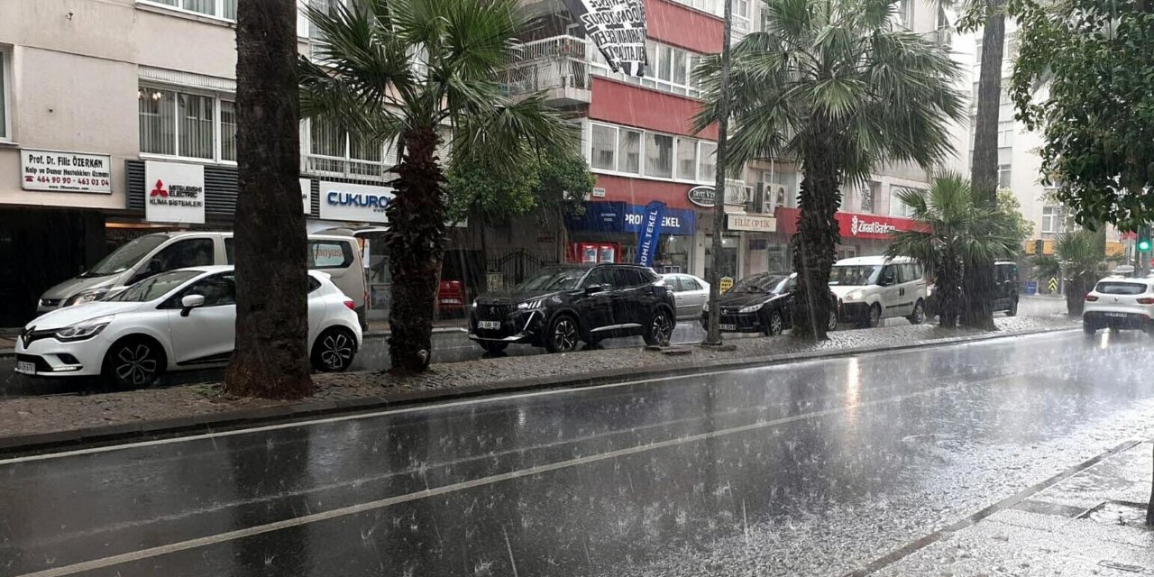 İzmir için kuvvetli sağanak uyarısı! Meteoroloji saat verdi