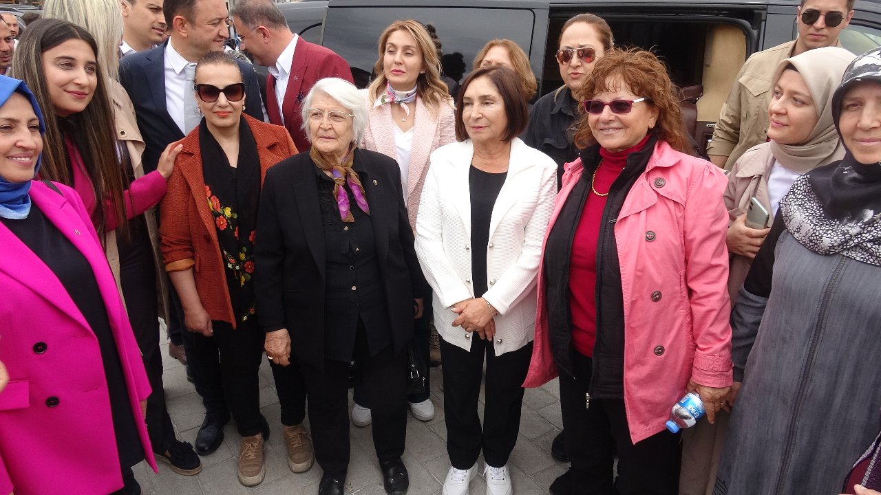 Selvi Kılıçdaroğlu, Mevlana Müzesi'ni Ziyaret Etti