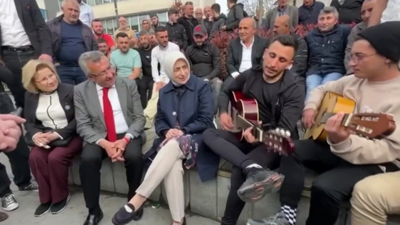 CHP'li Altay ve AKP'li Zengin Seçim Gezisinde Karşılaşınca...