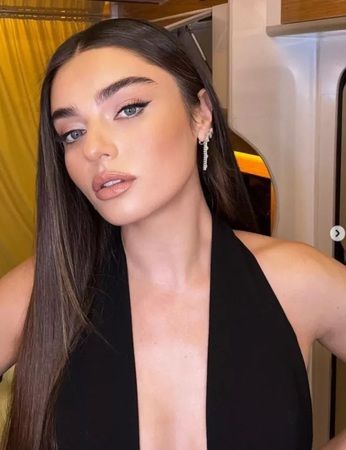 Ada Masalı'nın yıldızı pozlar ile sosyal medyayı sarstı!