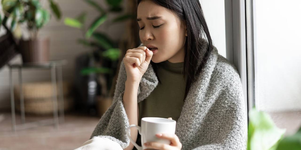 Öksürük şurubundan daha çabuk etki ediyormuş... 1 kaşığı bile anında öksürüğü kesiyor...