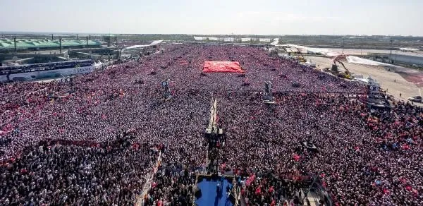 Teyit.org inceledi: 1 milyon 700 bin kişi var mıydı?
