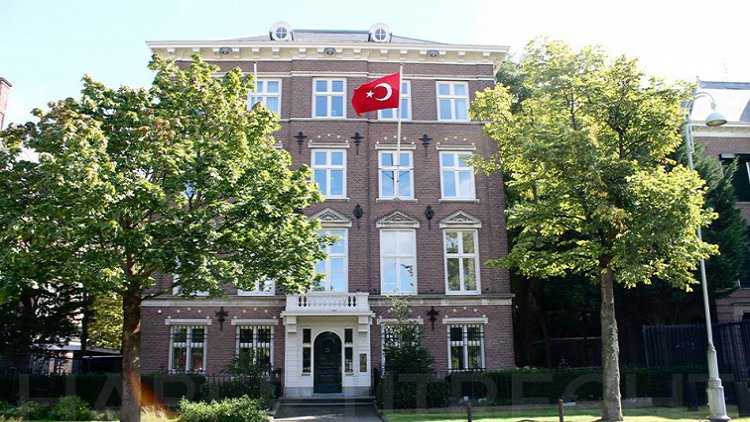 Türkiye'nin Amsterdam Başkonsolosluğu'na saldırı